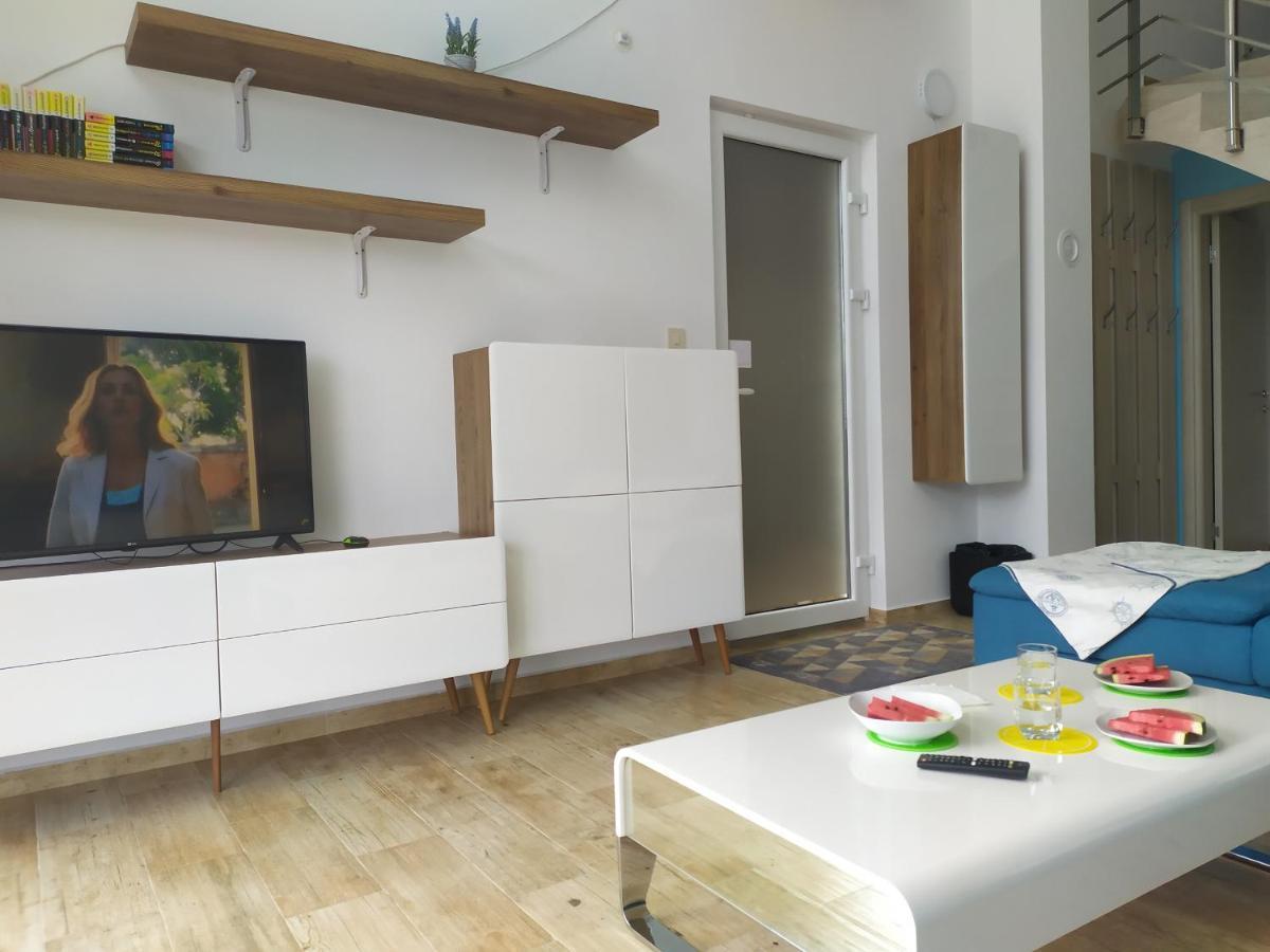 Aurora House Duplex Apartment Njivice Exterior foto